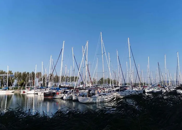 In - Balaton 19185 Daire Balatonlelle